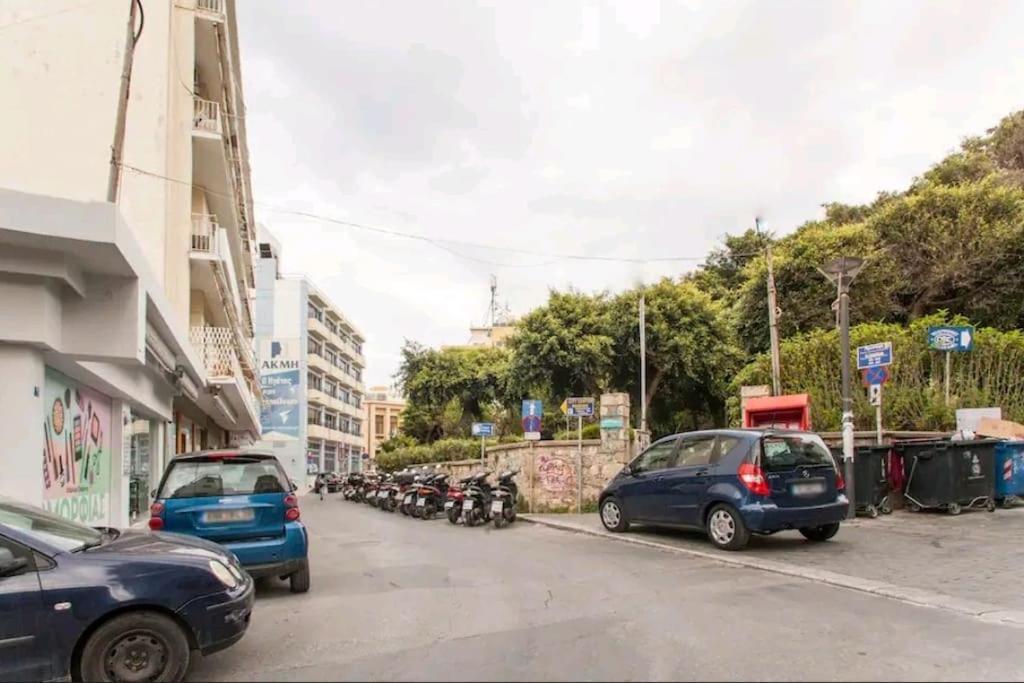 Cozy Apartment In The Heart Of The City كاندية المظهر الخارجي الصورة