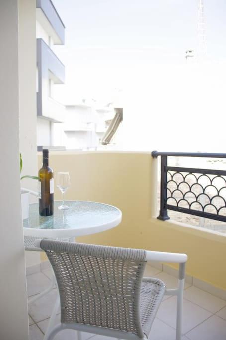 Cozy Apartment In The Heart Of The City كاندية المظهر الخارجي الصورة
